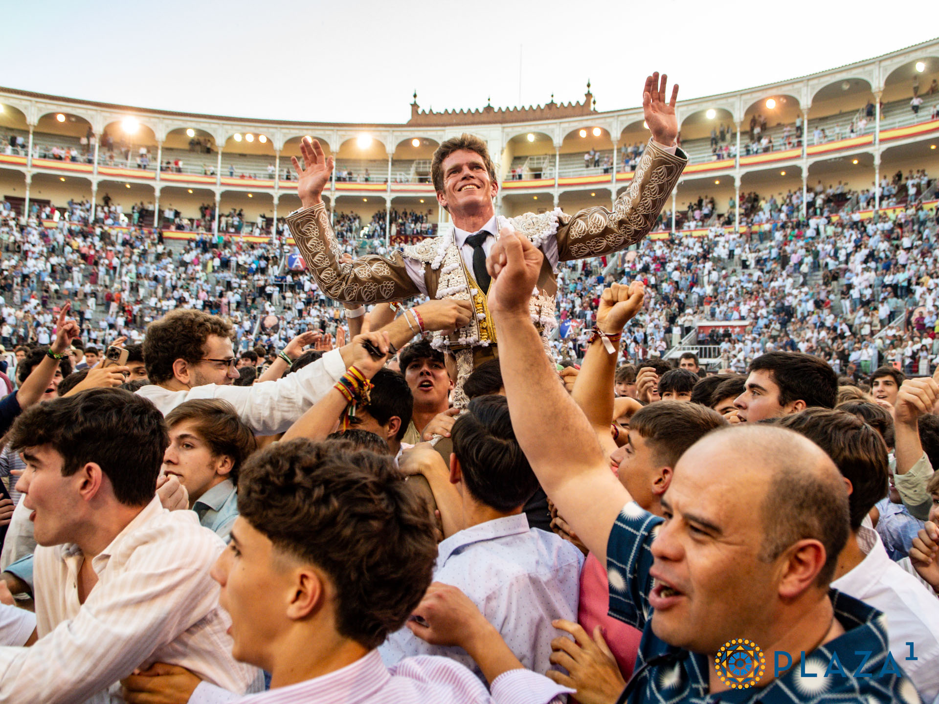 LAS VENTAS:Borja Jiménez, Puerta Grande con Victorino Martín y un extraordinario «Milhijas»