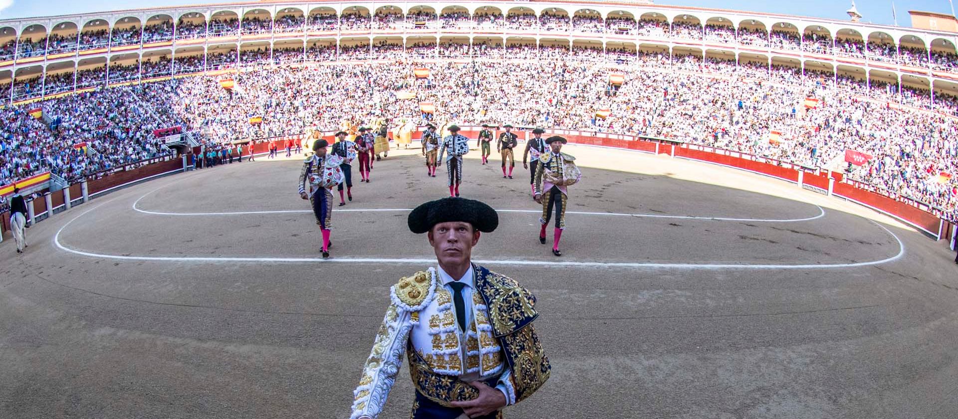 La espada deja sin premio a Borja Jiménez en su encerrona 