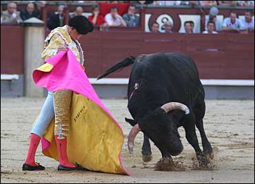 Ponce toreó a la verónica al primero.