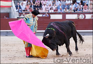 Juan Mora no perdonó un quite