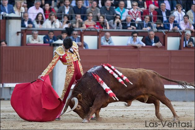 Derechazo de López Simón al tercero